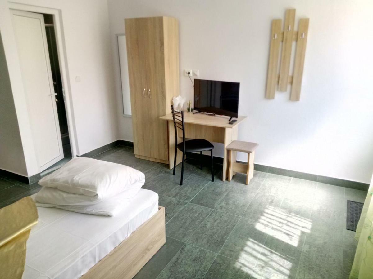 Camere De Inchiriat Carpati フネドアラ エクステリア 写真